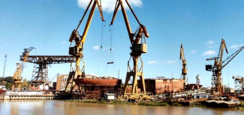 Gremios y patronales buscan revertir el decreto de Macri que recortó ley de impulso a la industria naval